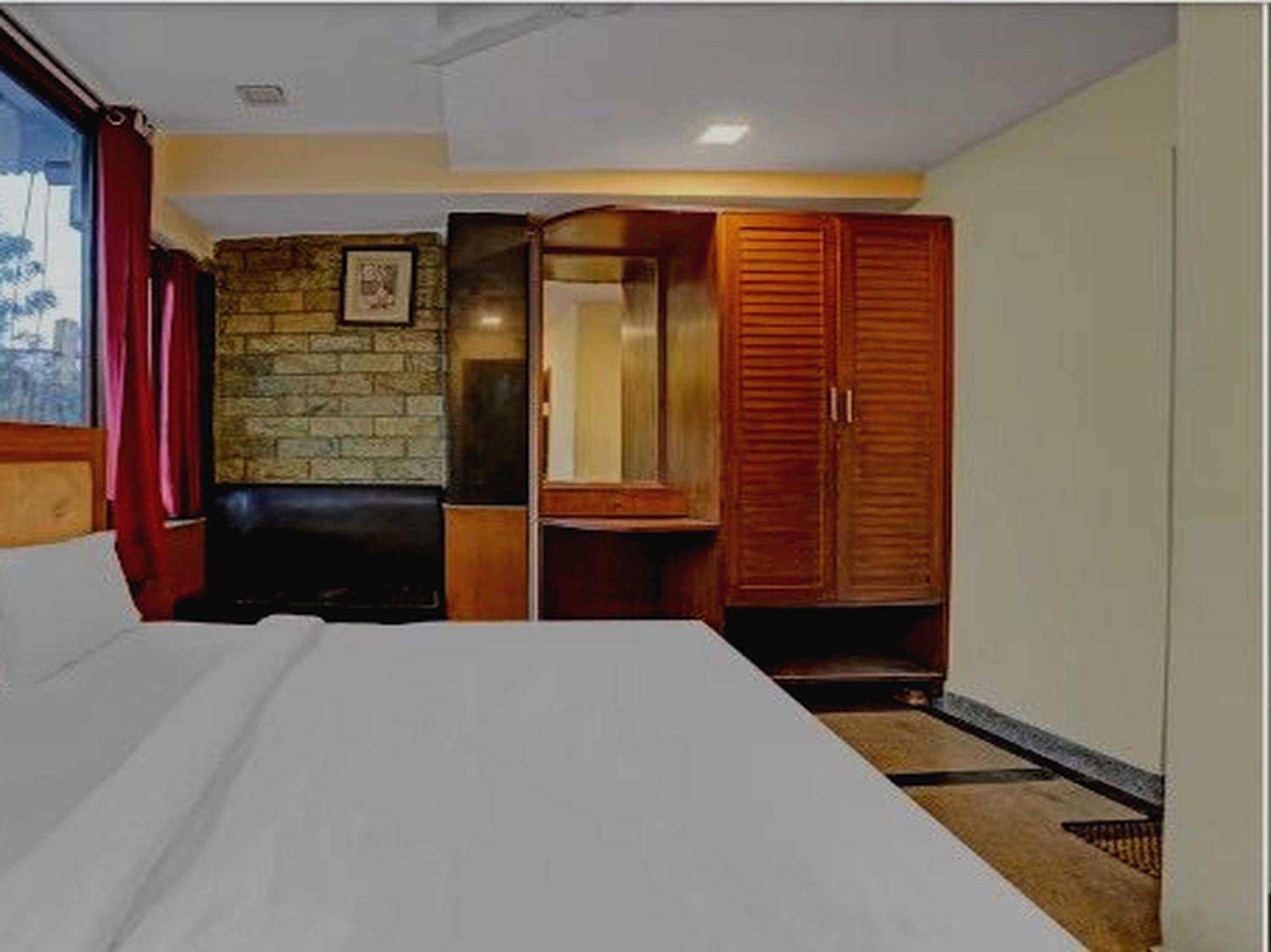 Oyo 75948 Hotel Tushar Continental New Delhi Exterior foto